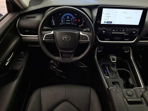 Used 2024 Toyota Grand Highlander AWD image 21