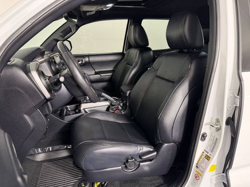 Used 2019 Toyota Tacoma Limited AWD/4WD image 14