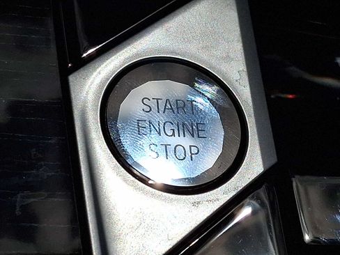 Used 2025 BMW X7 M60i AWD/4WD image 27
