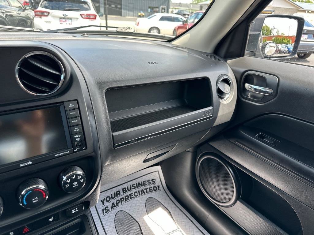 Used 2016 Jeep Patriot High Altitude AWD/4WD image 21