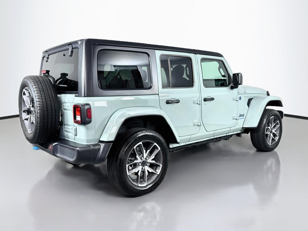 Used 2024 Jeep Wrangler Unlimited AWD/4WD image 7