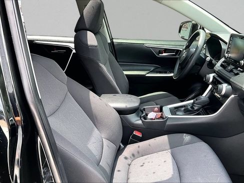 Certified 2019 Toyota RAV4 XLE w/ Convenience Package FWD image 31