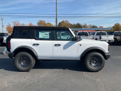 New 2025 Ford Bronco 4-Door w/ Sasquatch Package image 4
