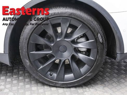 Used 2021 Tesla Model Y Long Range image 8