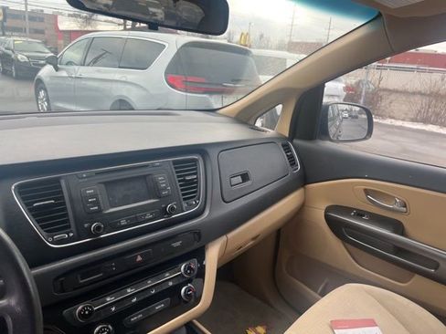 Used 2016 Kia Sedona LX image 13