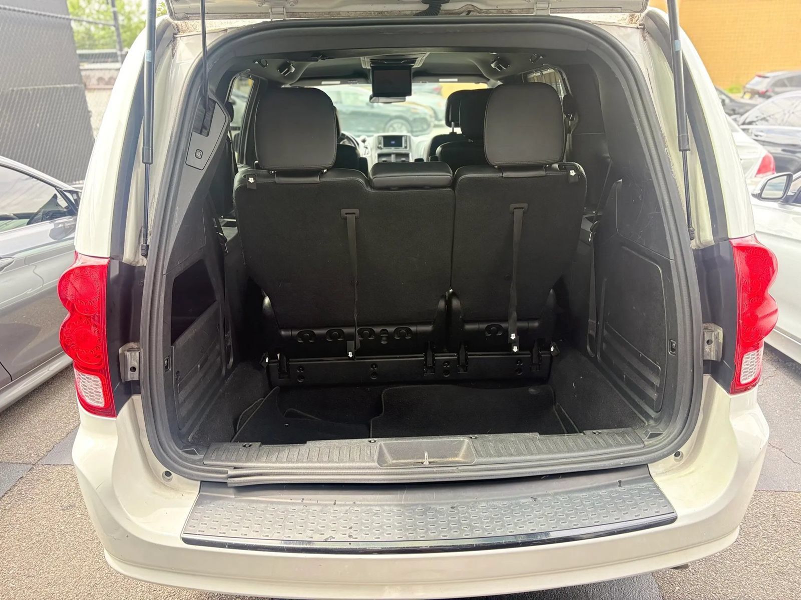 Used 2019 Dodge Grand Caravan GT FWD image 18