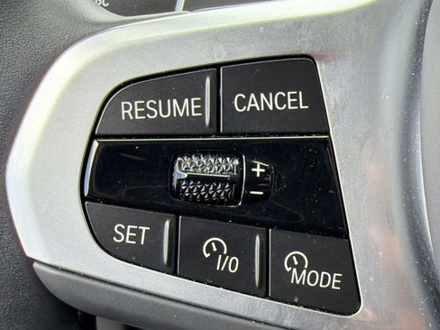 Used 2025 BMW X5 sDrive40i w/ M Sport Package image 17