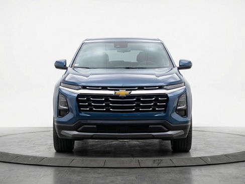 Used 2025 Chevrolet Equinox LT FWD image 2