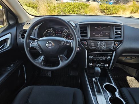 Used 2018 Nissan Pathfinder S FWD image 23