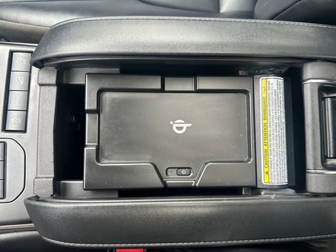 Used 2022 Toyota Highlander XLE image 16