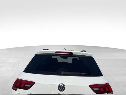 Used 2022 Volkswagen Tiguan SE R-Line AWD/4WD image 6