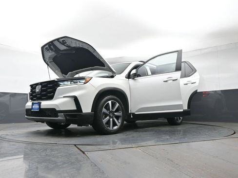 Used 2023 Honda Pilot Elite image 44