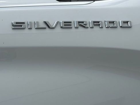Used 2020 Chevrolet Silverado 1500 Custom w/ Custom Value Package RWD image 14