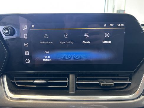 Used 2024 Chevrolet Trax ACTIV w/ Sunroof Package image 13