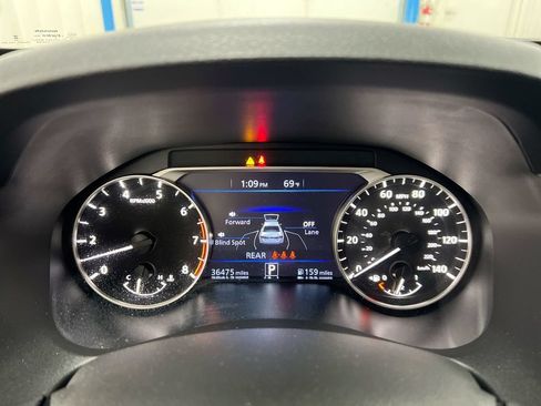 Used 2025 Nissan Altima 2.5 SV FWD image 12