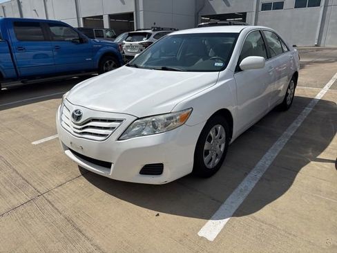 Used 2011 Toyota Camry LE w/ Fleet Convenience Pkg image 1