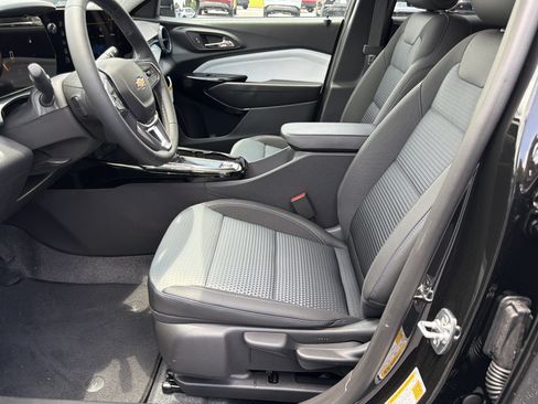 New 2026 Chevrolet Trax LT w/ Driver Confidence Package FWD image 9