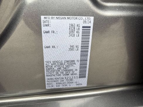 Used 2025 Nissan Altima 2.5 SV FWD image 29