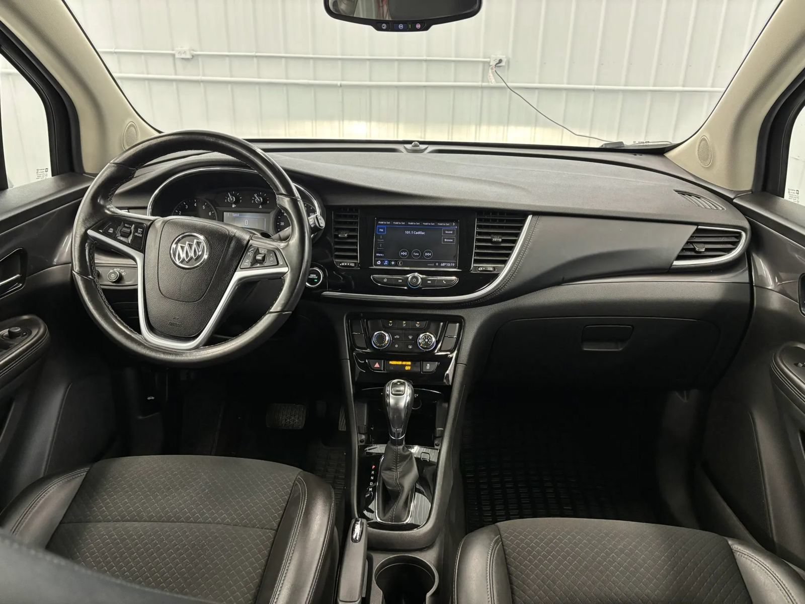 Used 2022 Buick Encore Preferred AWD/4WD image 33