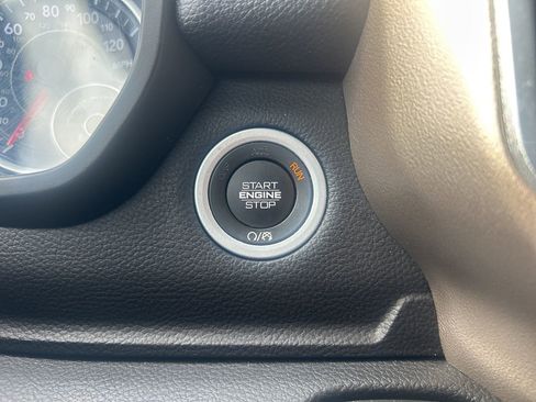 Used 2019 RAM 1500 Laramie image 18