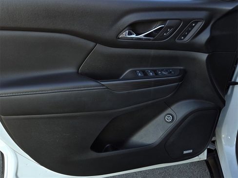 Used 2017 GMC Acadia SLT image 10