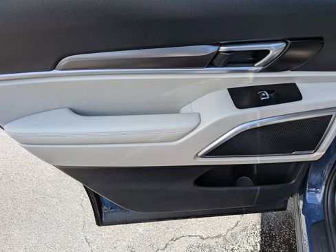 Used 2025 Kia Telluride S image 25