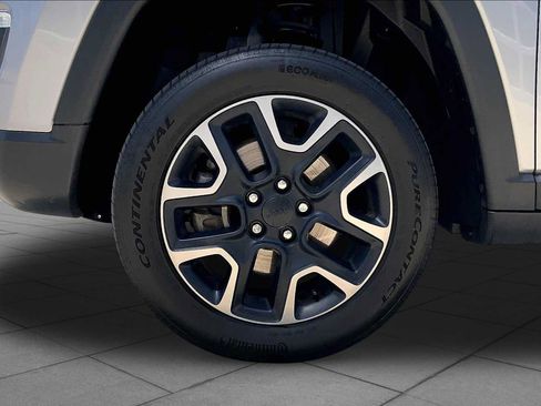Used 2019 Jeep Compass Trailhawk AWD/4WD image 11