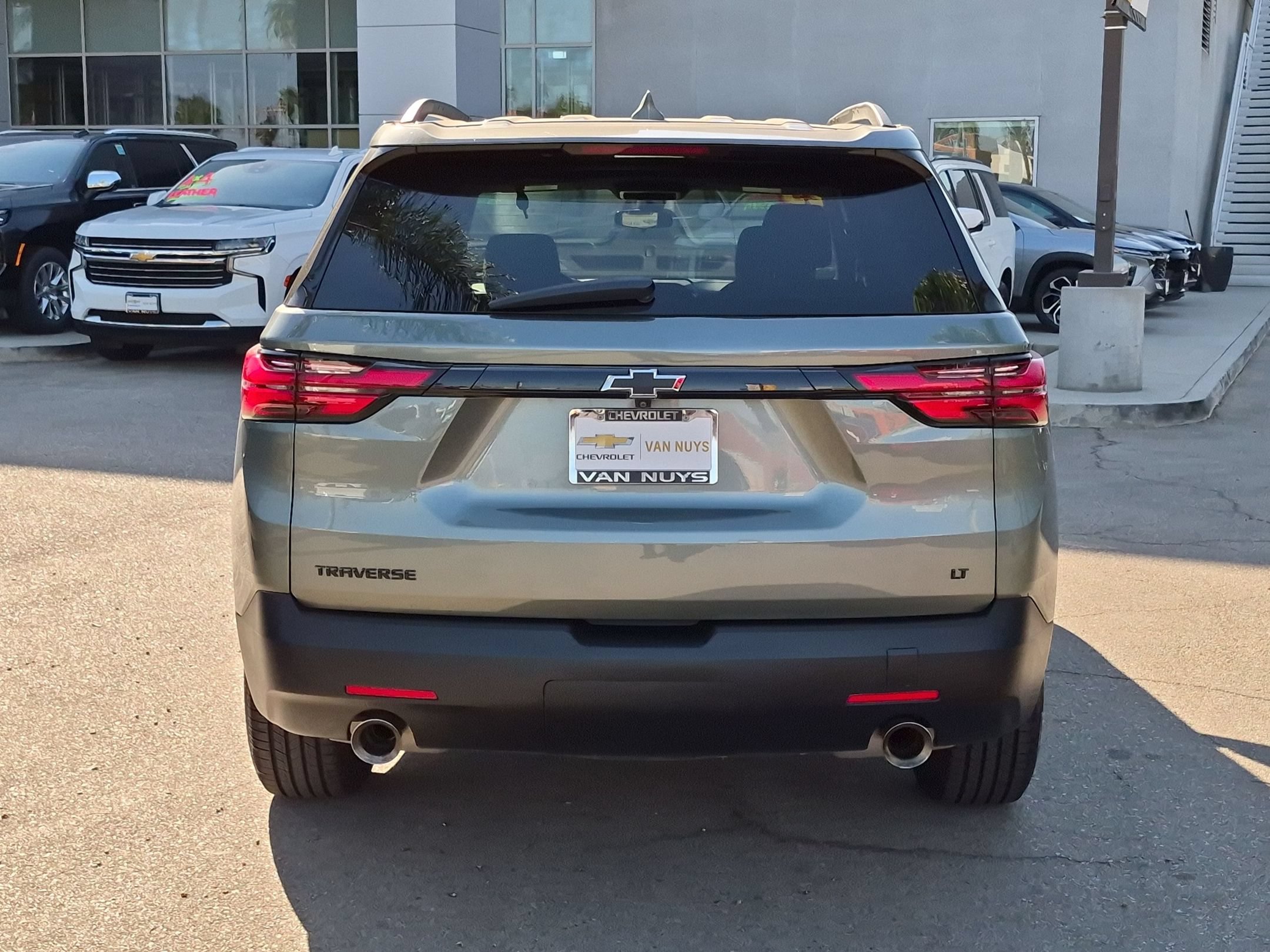 Used 2023 Chevrolet Traverse LT FWD image 6