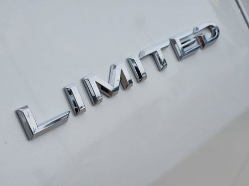 New 2026 Toyota Grand Highlander FWD image 8