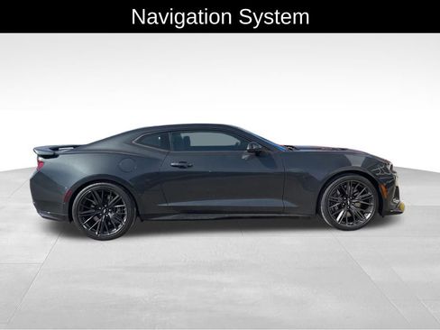 Used 2017 Chevrolet Camaro ZL1 image 9