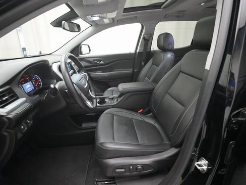 Used 2023 GMC Acadia SLT w/ Elevation Edition image 7