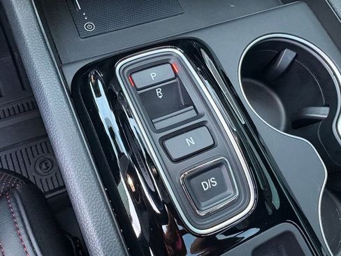 Certified 2025 Honda Pilot Black Edition image 25