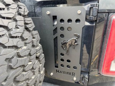 Used 2022 Ford Bronco Outer Banks image 3