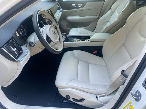 Used 2022 Volvo V60 T5 Cross Country w/ Advanced Package image 6