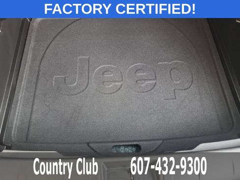 Used 2021 Jeep Renegade Latitude w/ Convenience Group AWD/4WD image 29
