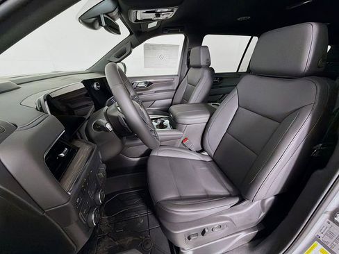 New 2026 Chevrolet Suburban LT w/ Comfort Package AWD/4WD image 11