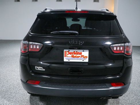 Used 2022 Jeep Compass Latitude FWD image 8