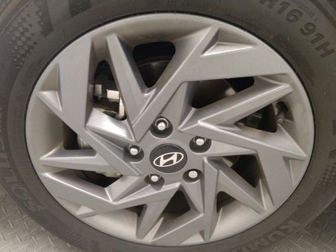 Used 2025 Hyundai Elantra Hybrid FWD image 31