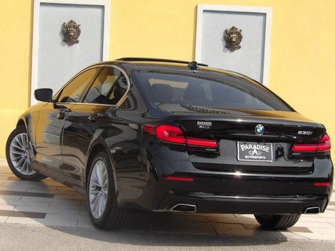 Used 2022 BMW 530i xDrive w/ Convenience Package image 3