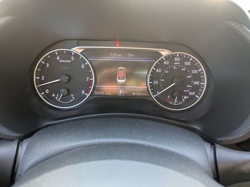 Used 2025 Nissan Sentra SR FWD image 28