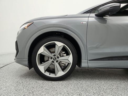 Used 2025 Audi Q4 e-tron Premium Plus w/ Premium Plus AWD/4WD image 17
