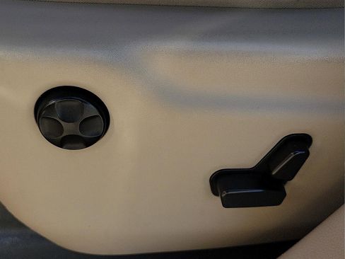 Used 2013 Jeep Grand Cherokee Limited image 13