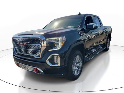 Used 2022 GMC Sierra 1500 Denali w/ Driver Alert Package II AWD/4WD image 3