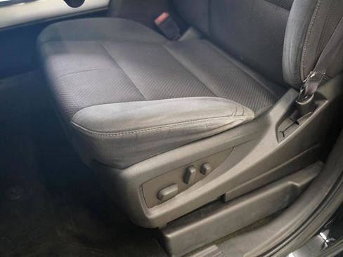 Used 2015 Chevrolet Silverado 1500 LT AWD/4WD image 26