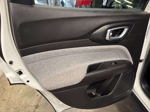 Used 2024 Jeep Compass Sport image 26