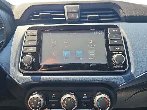 Used 2025 Nissan Versa SV w/ Trunk Package FWD image 18