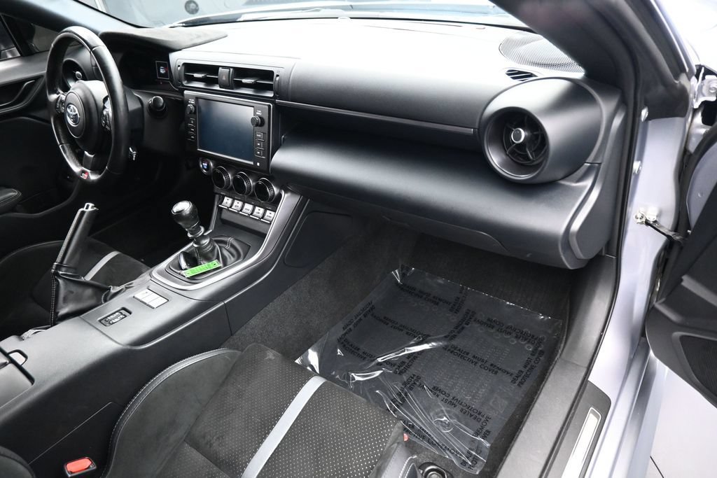 Used 2023 Toyota GR86 Premium RWD image 37