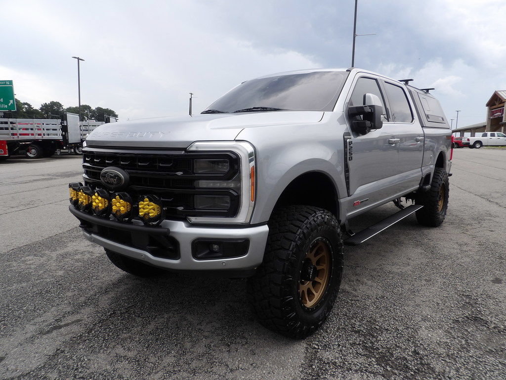 Used 2023 Ford F250 Platinum w/ Tremor Off-Road Package AWD/4WD image 68