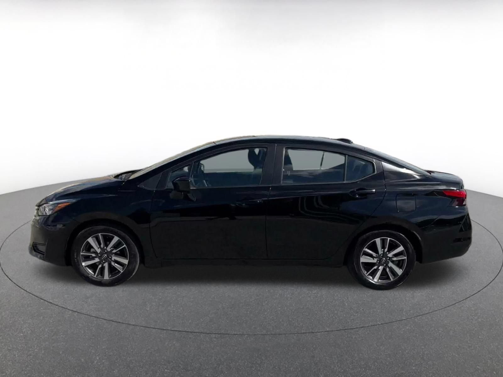 Used 2025 Nissan Versa SV FWD image 8