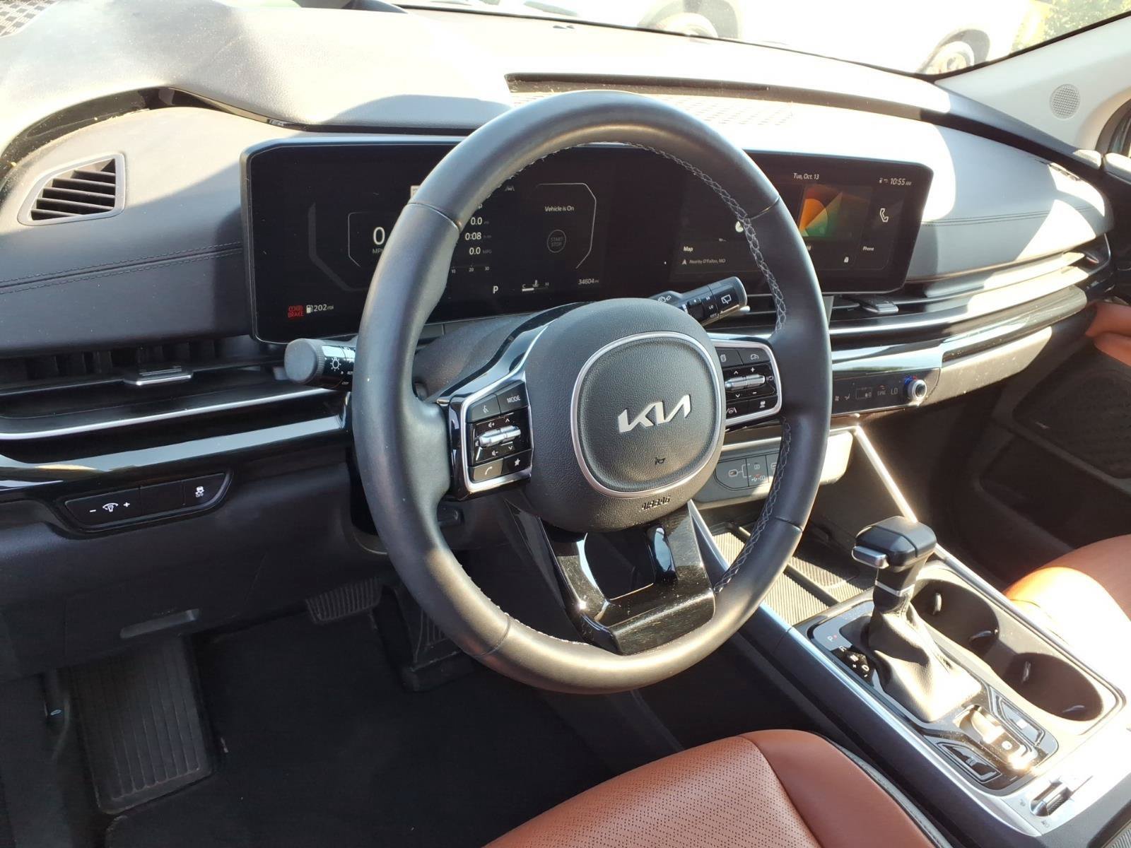 Used 2025 Kia Carnival SX Prestige FWD image 8
